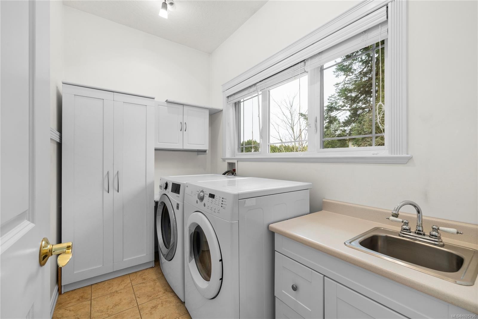 10077 Island View Close, Chemainus, BC