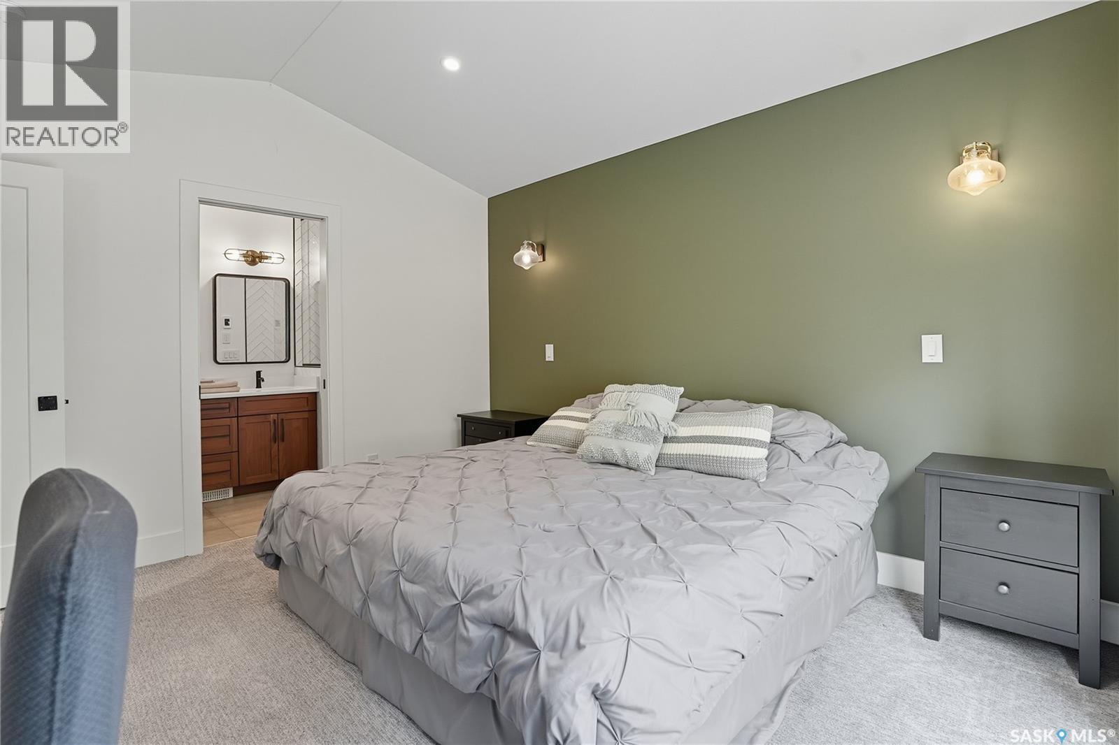 1172A Spadina Crescent E, Saskatoon, SK - Indoor Photo Showing Bedroom