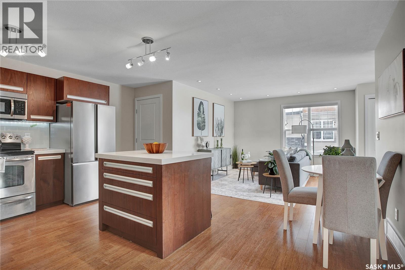 611 1015 Patrick Crescent, Saskatoon, SK - Indoor Photo Showing Kitchen With Stainless Steel Kitchen