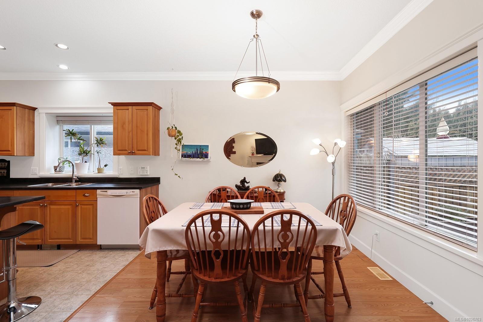 3311 Eighth St, Cumberland, BC