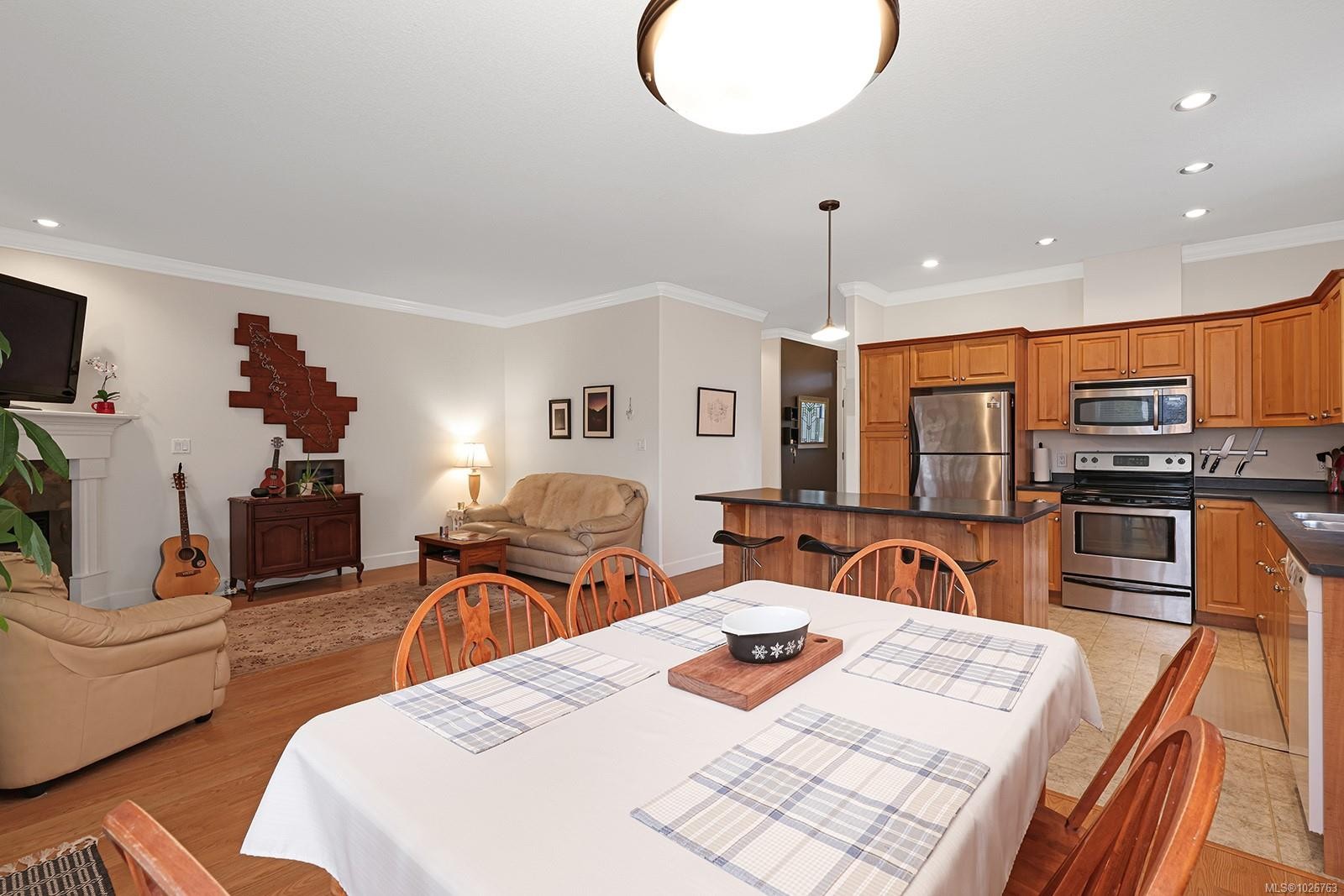 3311 Eighth St, Cumberland, BC