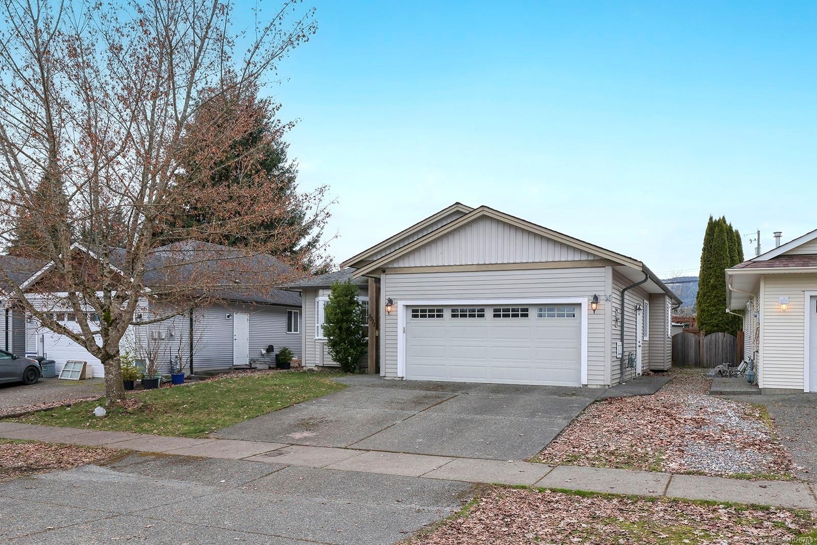 3311 Eighth St, Cumberland, BC