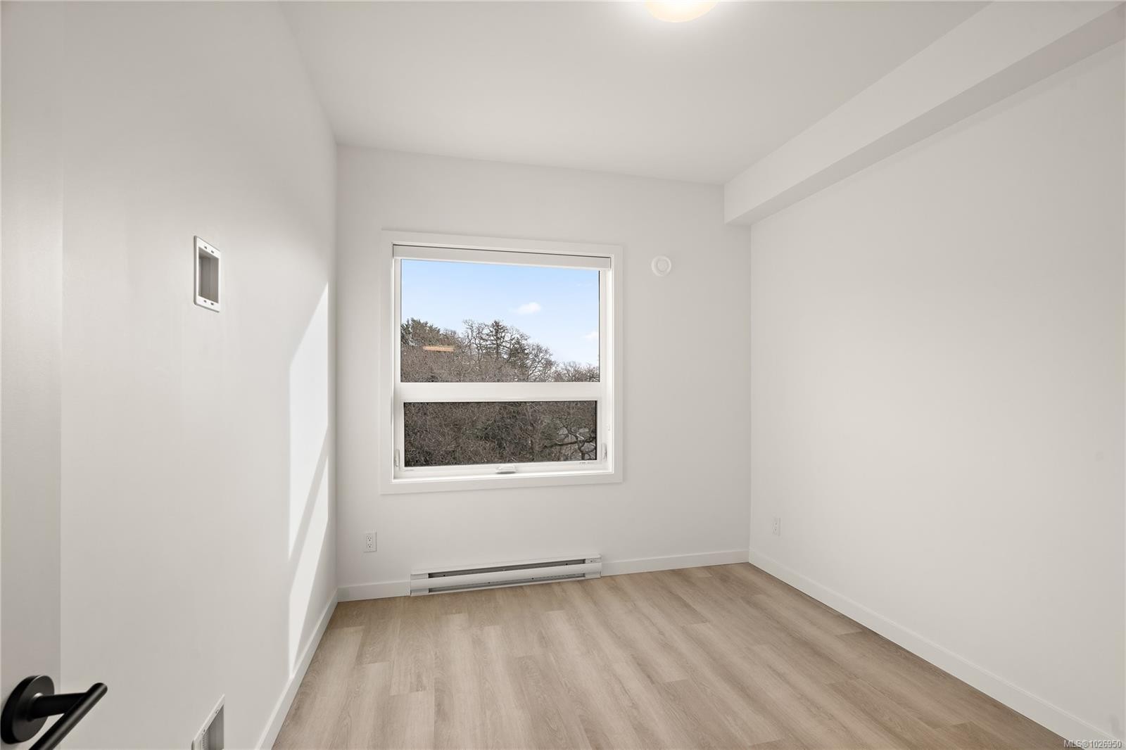 308-1102 Esquimalt Rd, Esquimalt, BC - Indoor Photo Showing Other Room