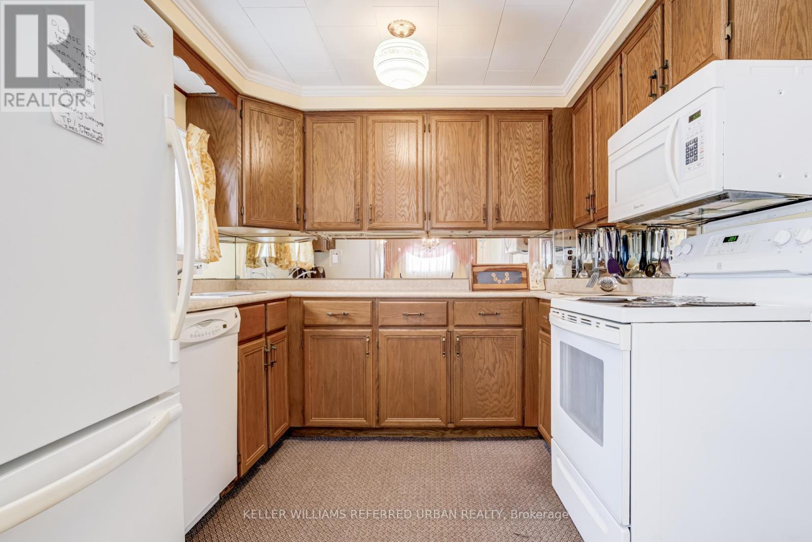 1300 Meredith Avenue, Mississauga, ON - Indoor Photo Showing Kitchen