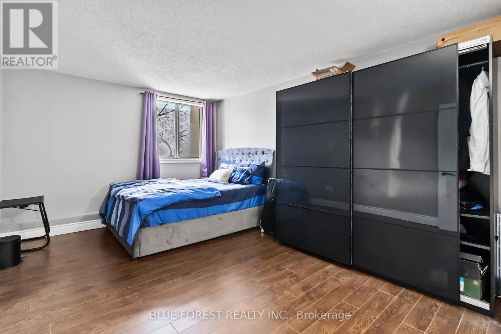 510 - 570 Proudfoot Lane, London North (North N), ON - Indoor Photo Showing Bedroom