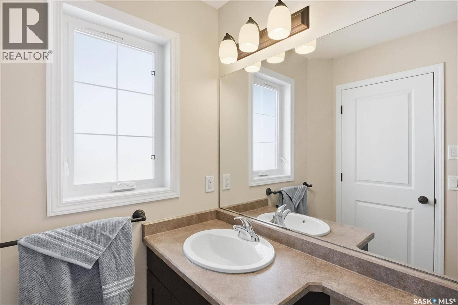 1018 Rempel Way, Saskatoon, SK - Indoor Photo Showing Bathroom