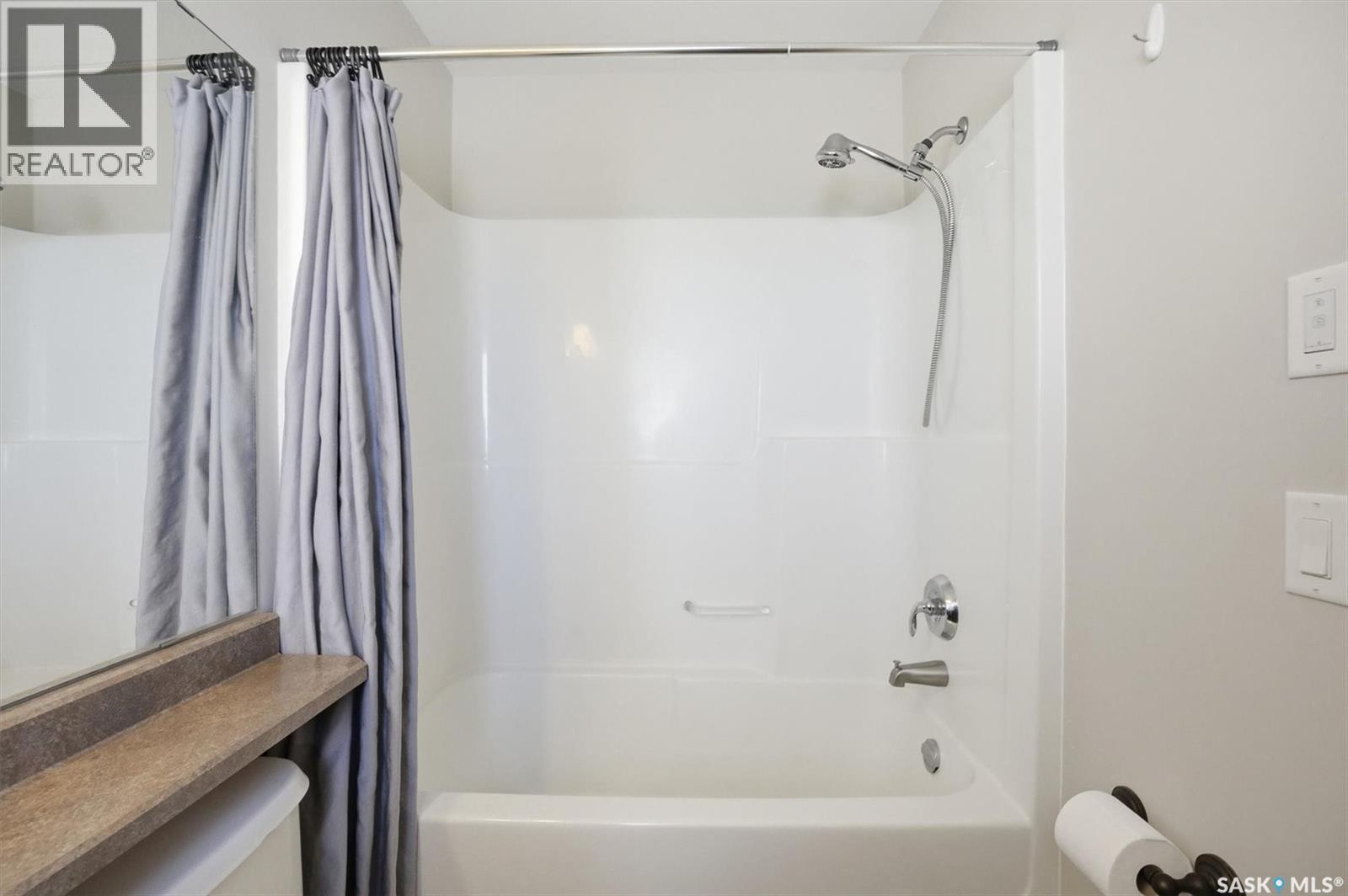 1018 Rempel Way, Saskatoon, SK - Indoor Photo Showing Bathroom