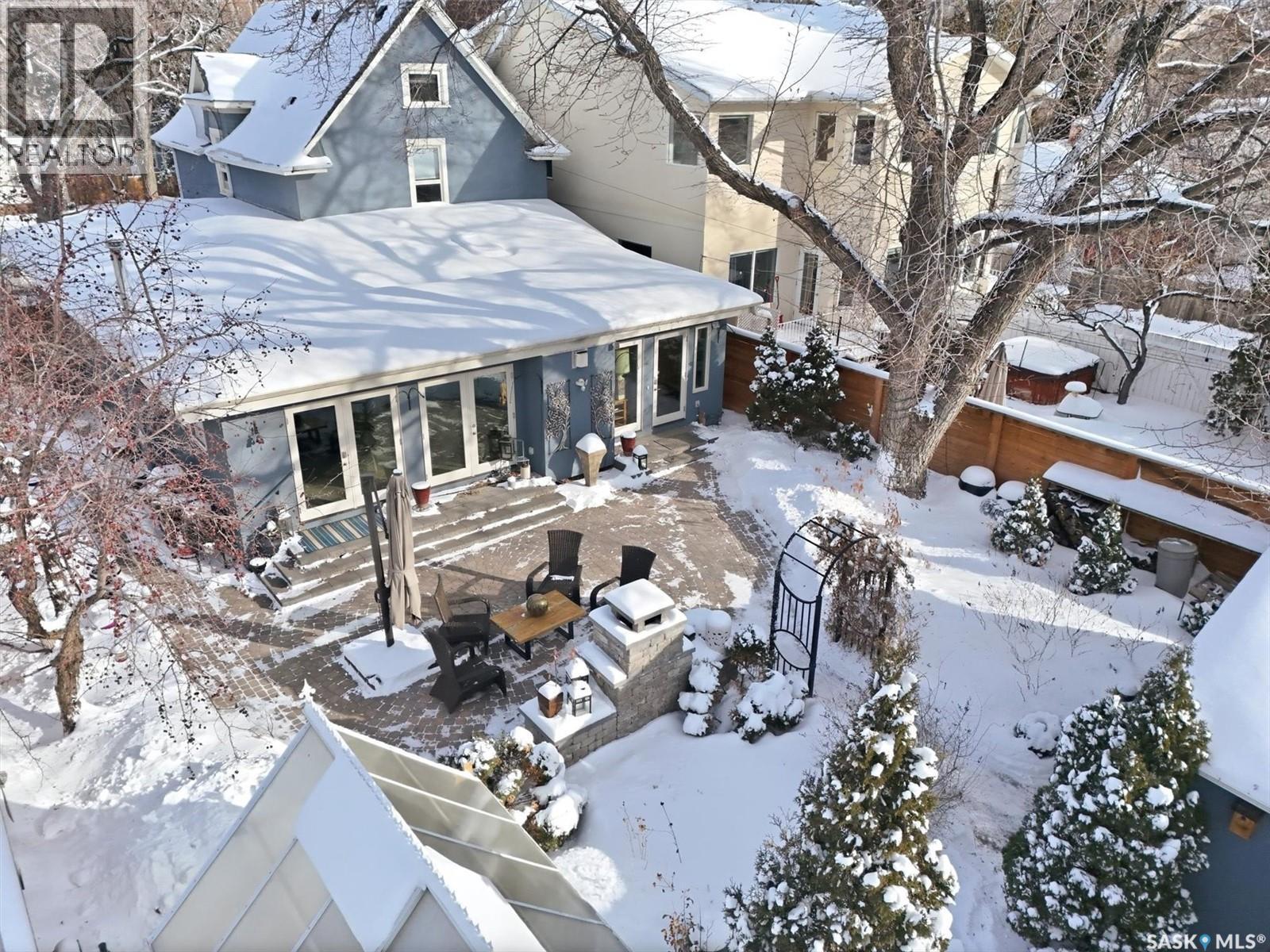 1210 Elliott Street, Saskatoon, SK - Outdoor