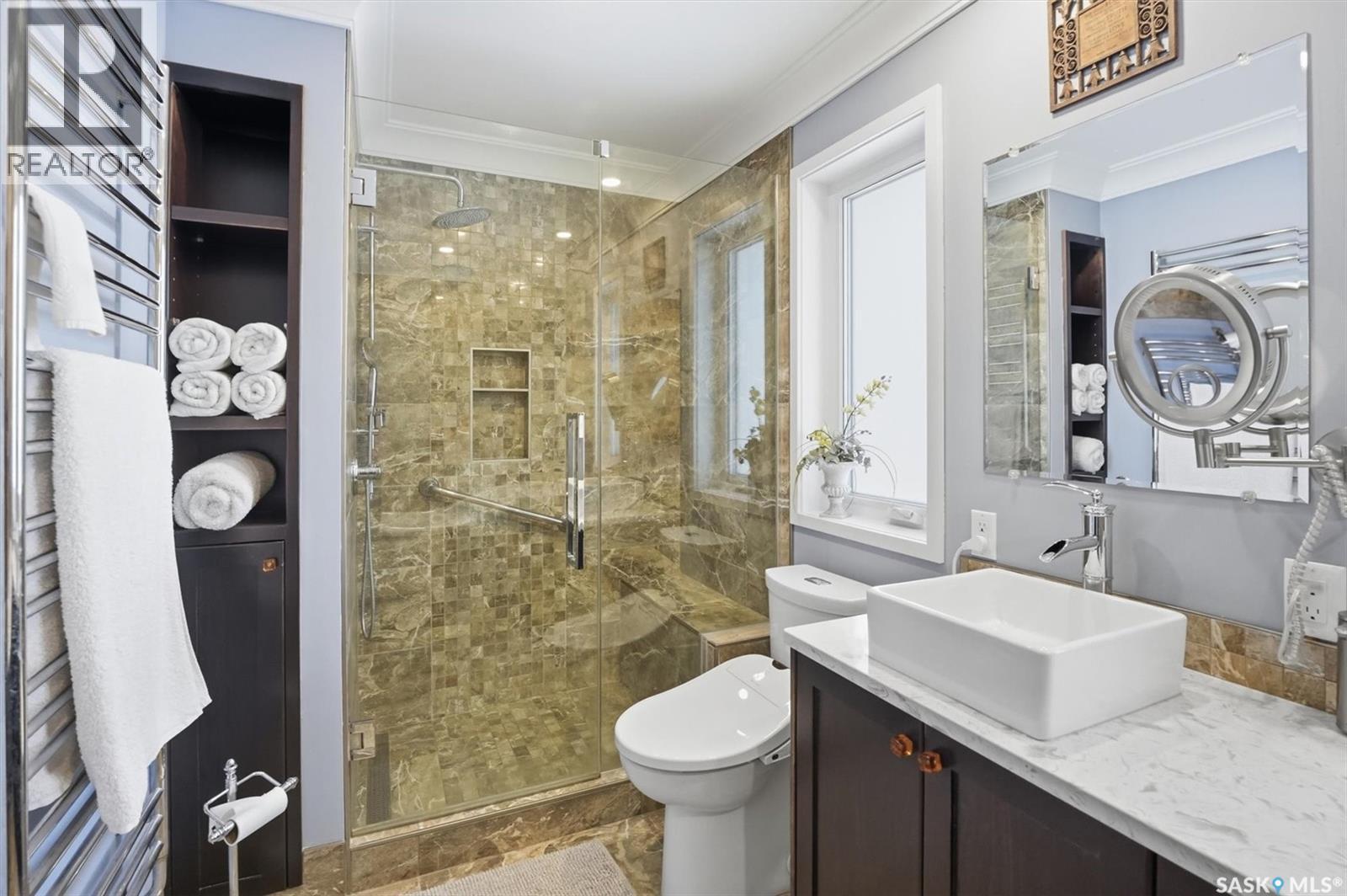 1210 Elliott Street, Saskatoon, SK - Indoor Photo Showing Bathroom