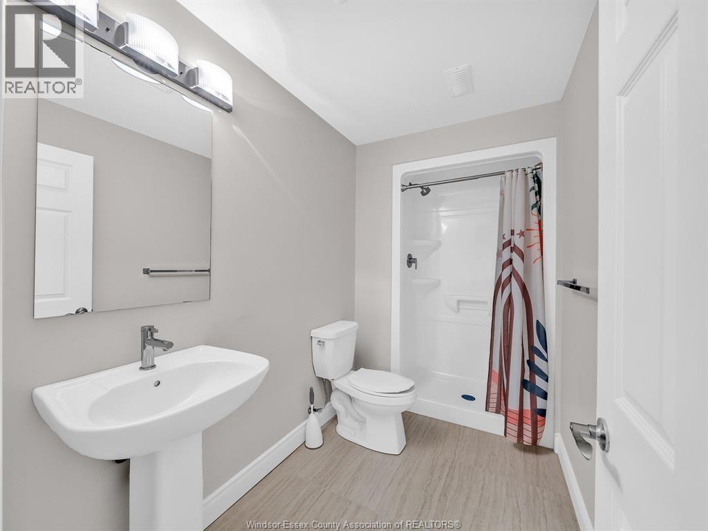 602 Hacket Road, Amherstburg, ON - Indoor Photo Showing Bathroom