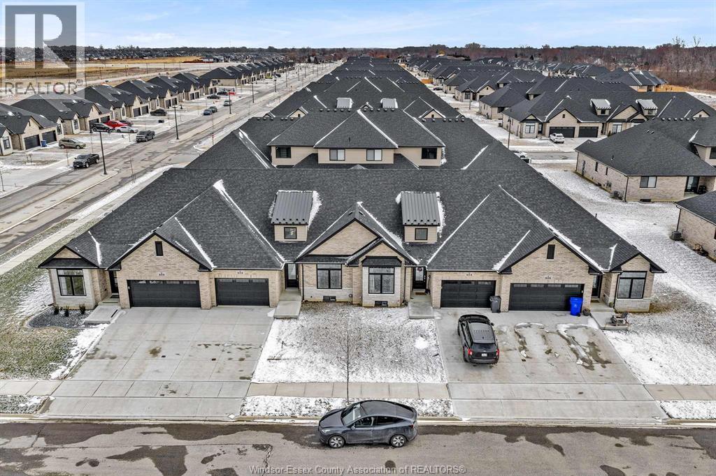 602 Hacket Road, Amherstburg, ON - Outdoor With Facade