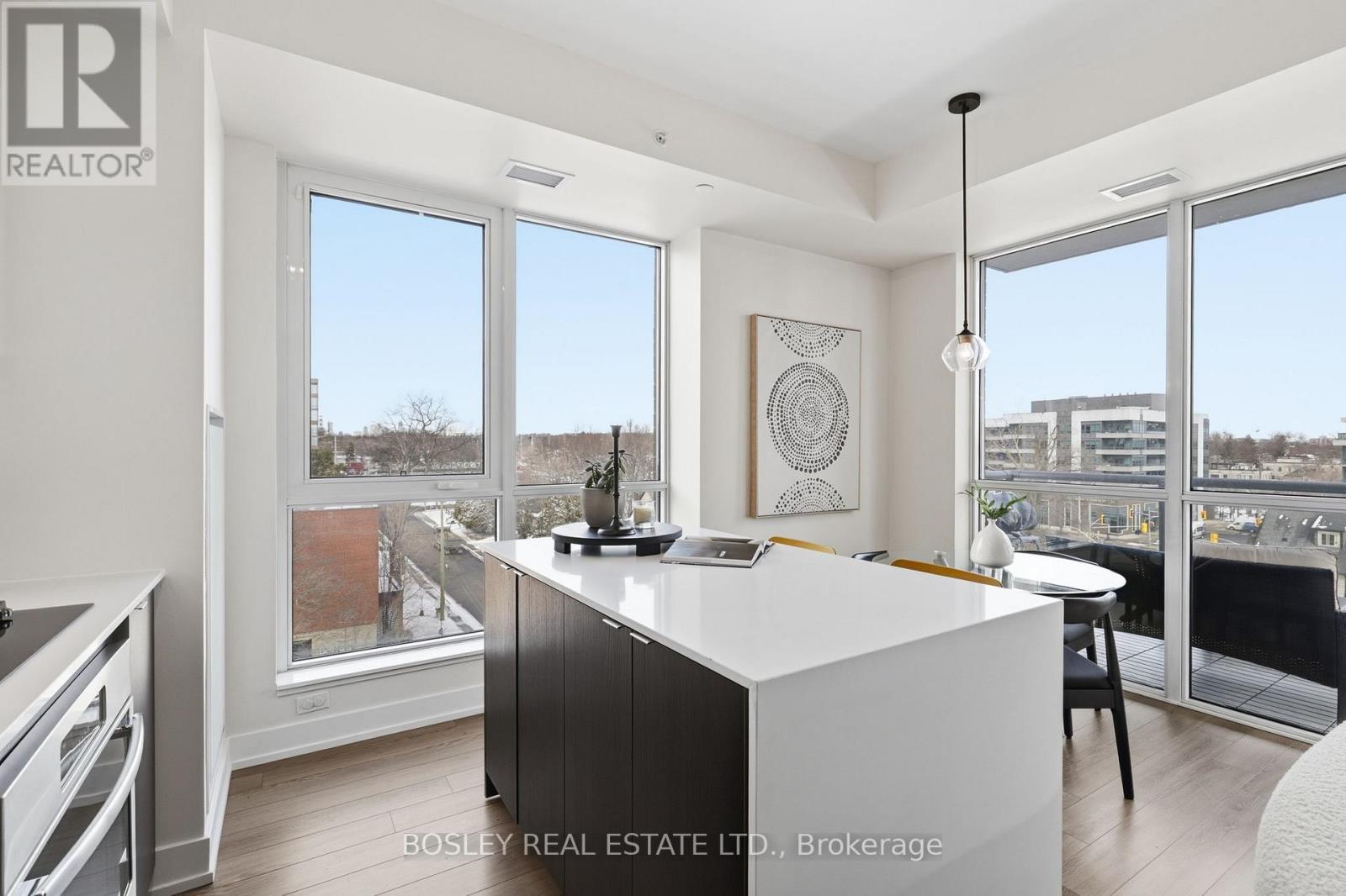 501 - 8 Ann Street, Mississauga, ON - Indoor Photo Showing Kitchen With Upgraded Kitchen