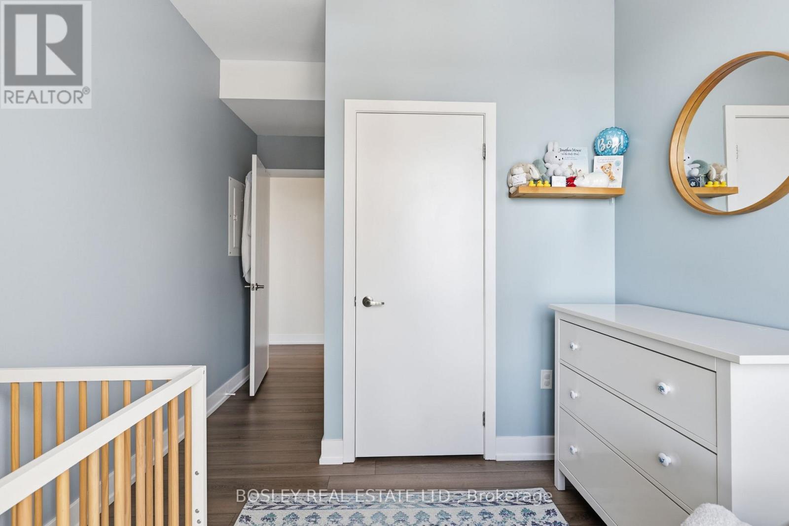 501 - 8 Ann Street, Mississauga, ON - Indoor