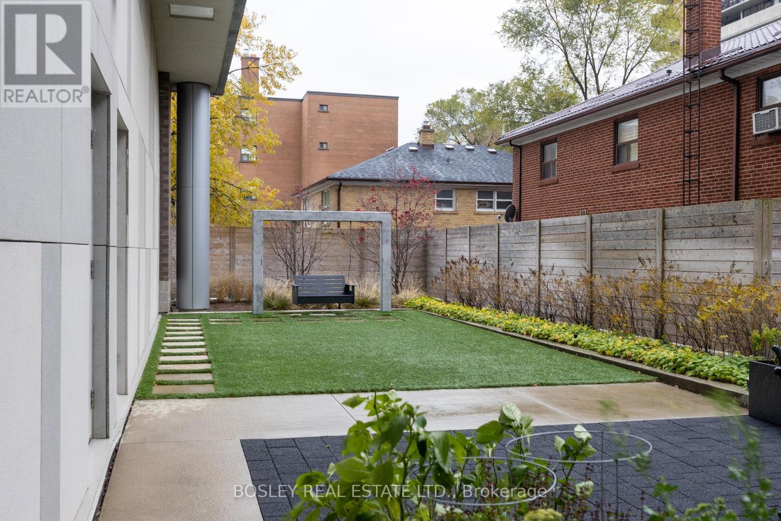 501 - 8 Ann Street, Mississauga, ON - Outdoor With Exterior