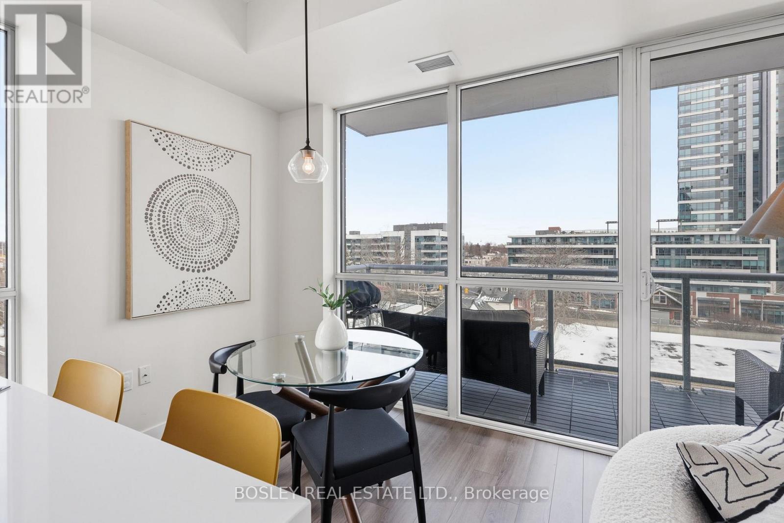 501 - 8 Ann Street, Mississauga, ON - Indoor