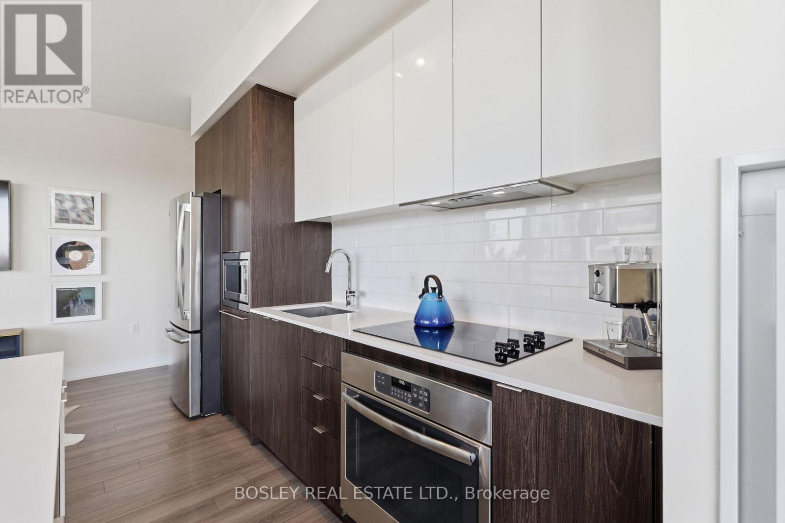 501 - 8 Ann Street, Mississauga, ON - Indoor Photo Showing Kitchen With Upgraded Kitchen