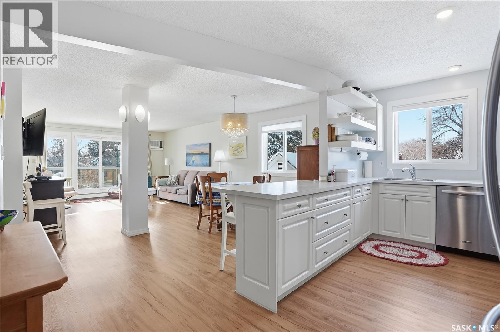 202 921 Main Street E, Saskatoon, SK - Indoor Photo Showing Kitchen