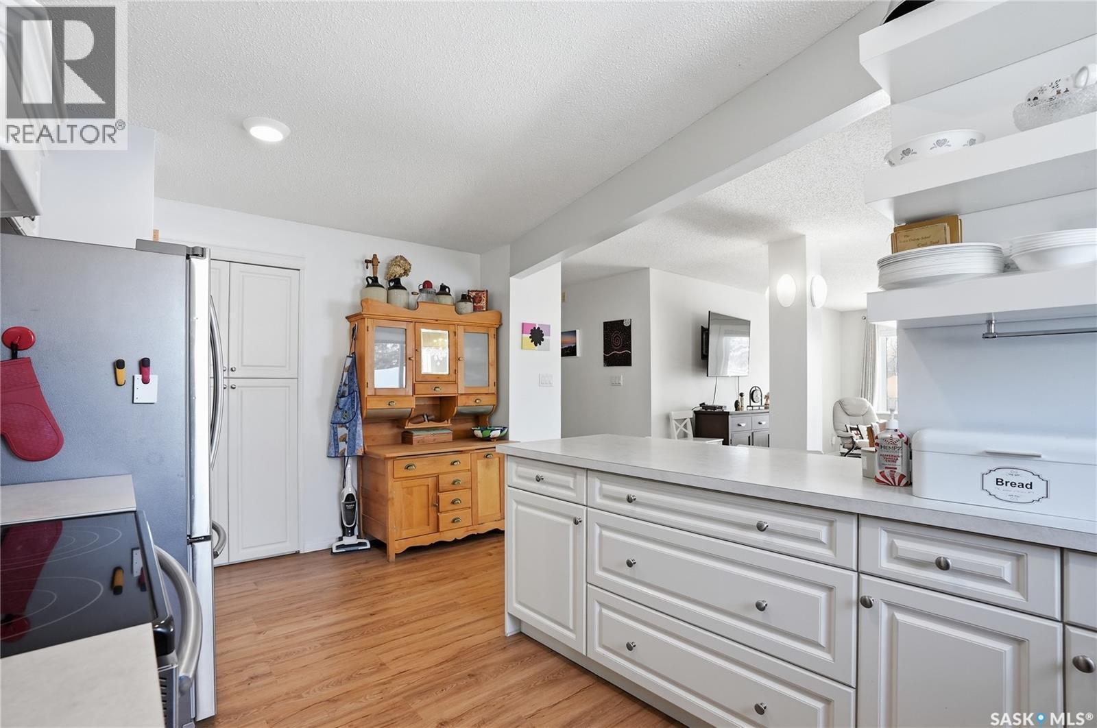 202 921 Main Street E, Saskatoon, SK - Indoor Photo Showing Kitchen