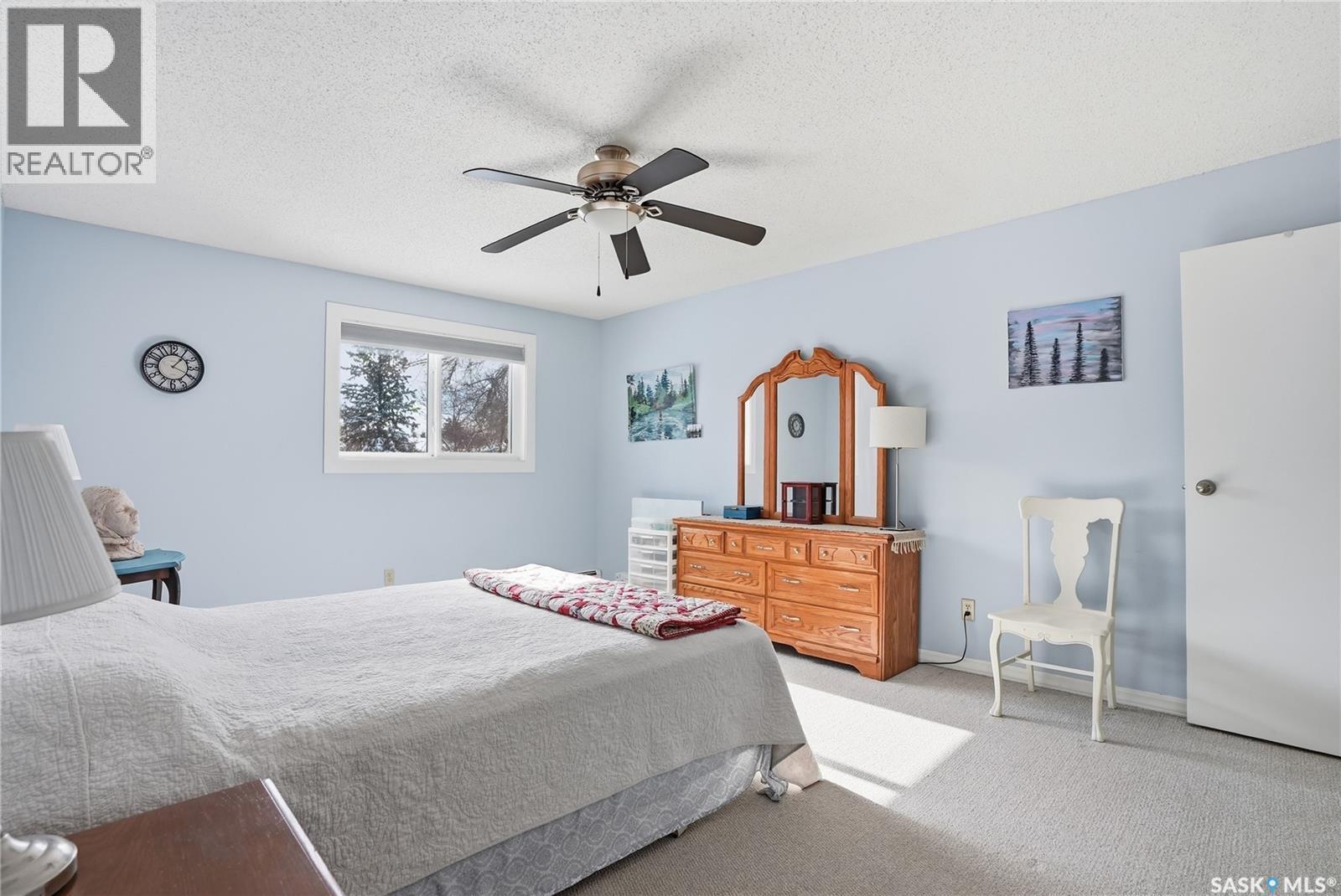 202 921 Main Street E, Saskatoon, SK - Indoor Photo Showing Bedroom