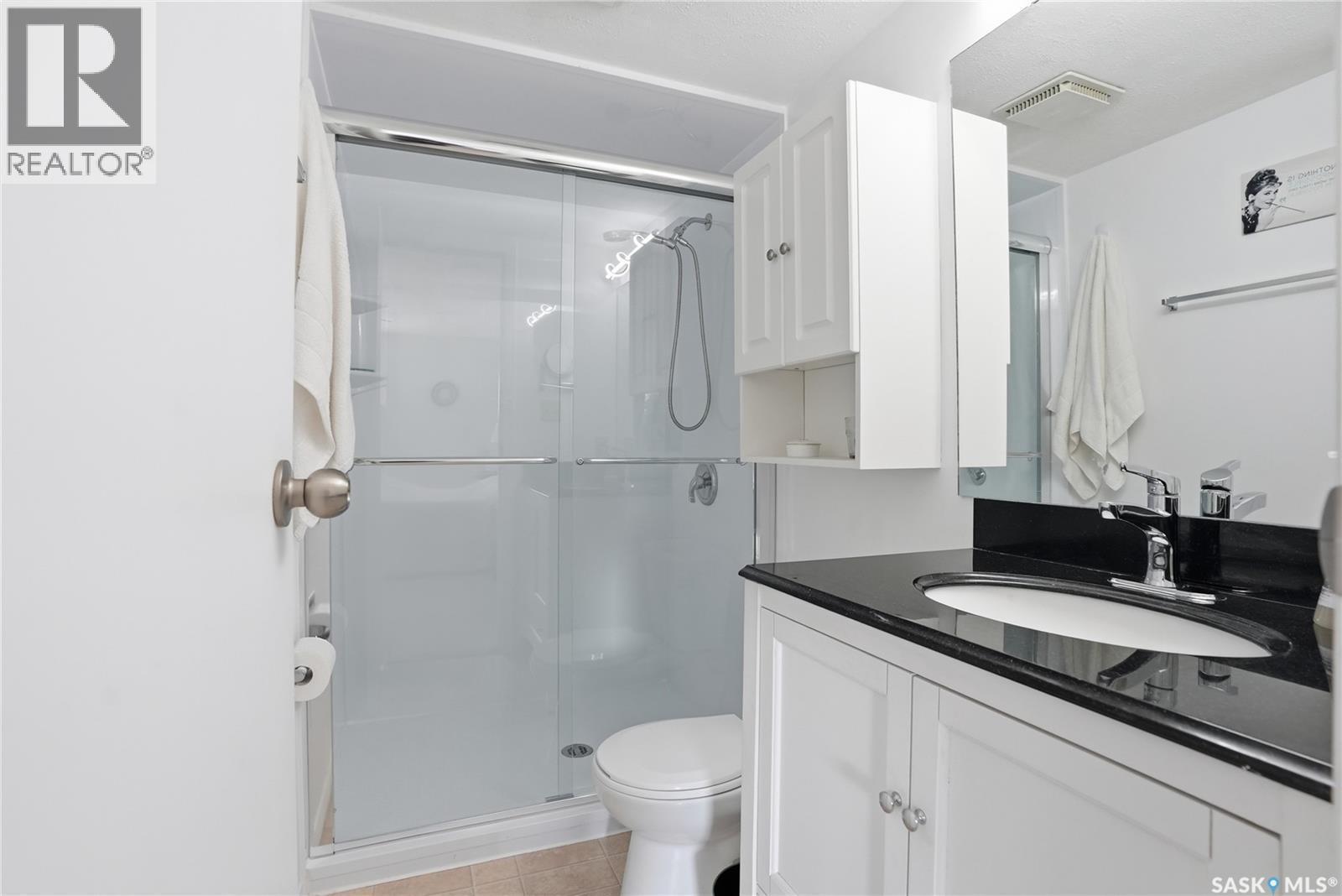 202 921 Main Street E, Saskatoon, SK - Indoor Photo Showing Bathroom