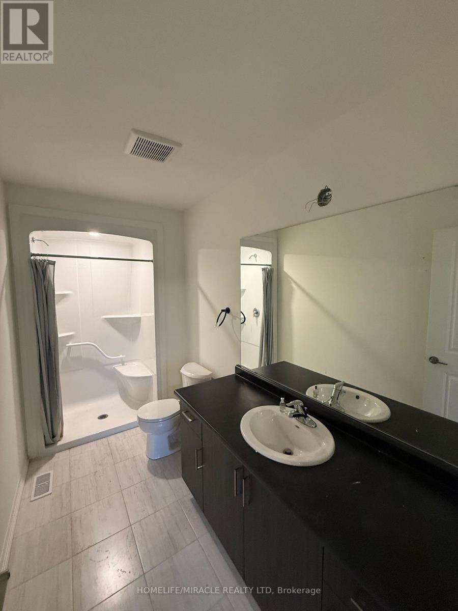 72 Samuel Avenue, Pelham, ON - Indoor Photo Showing Bathroom