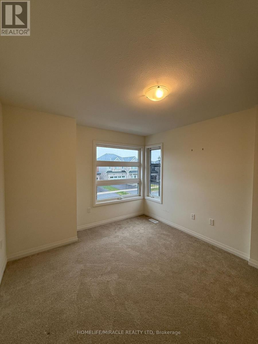 72 Samuel Avenue, Pelham, ON - Indoor Photo Showing Other Room