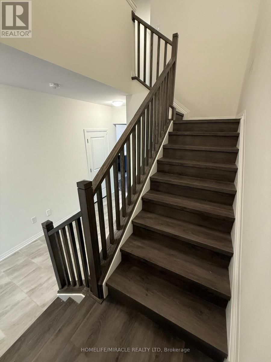 72 Samuel Avenue, Pelham, ON - Indoor Photo Showing Other Room