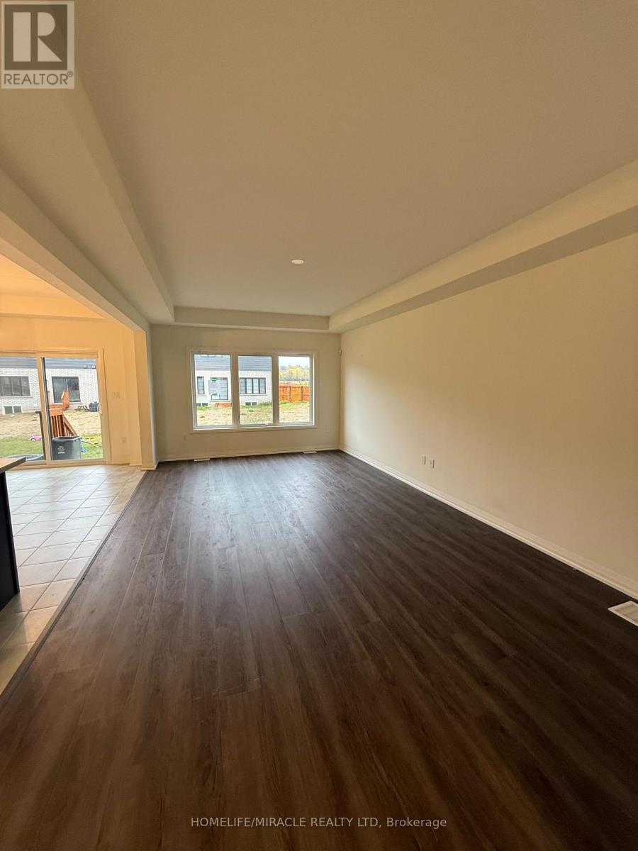 72 Samuel Avenue, Pelham, ON - Indoor Photo Showing Other Room