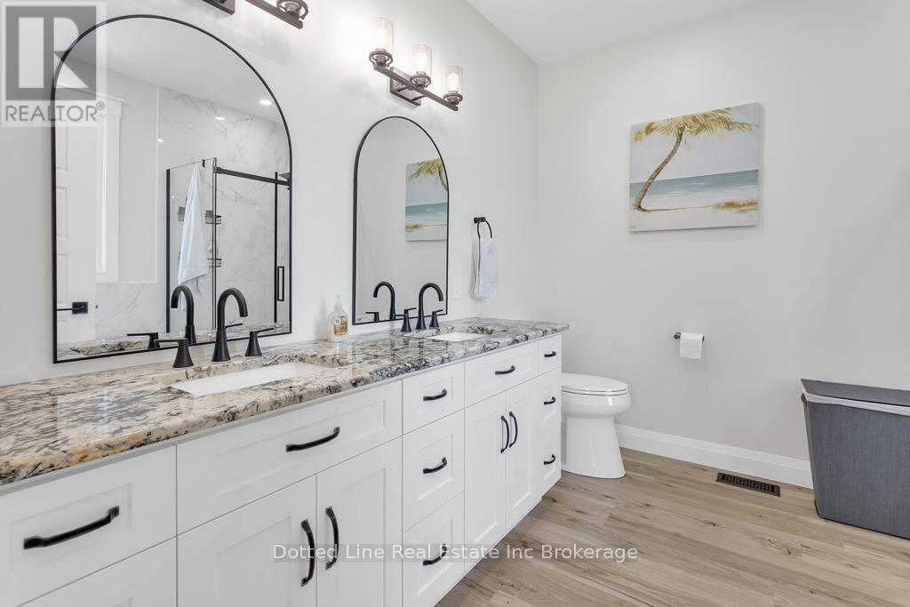 3650 Hwy 59 Highway, Norfolk, ON - Indoor Photo Showing Bathroom