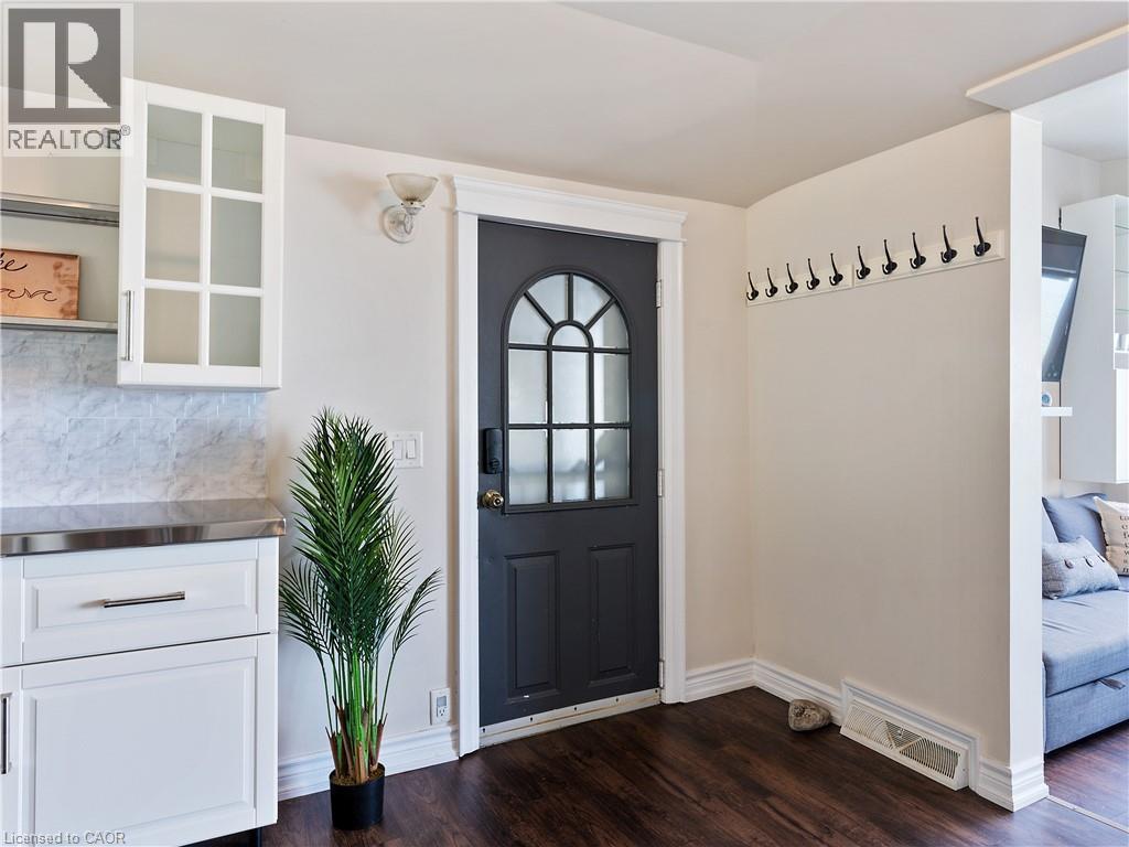 2712 North Shore Drive, Lowbanks, ON - Indoor Photo Showing Other Room
