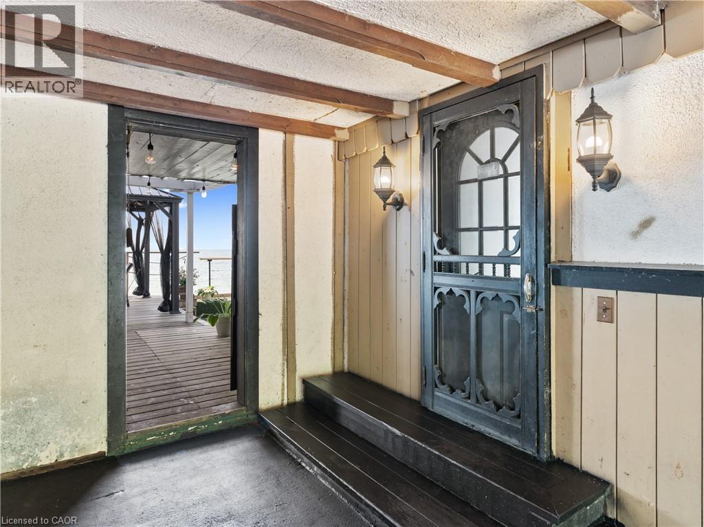 2712 North Shore Drive, Lowbanks, ON - Indoor Photo Showing Other Room