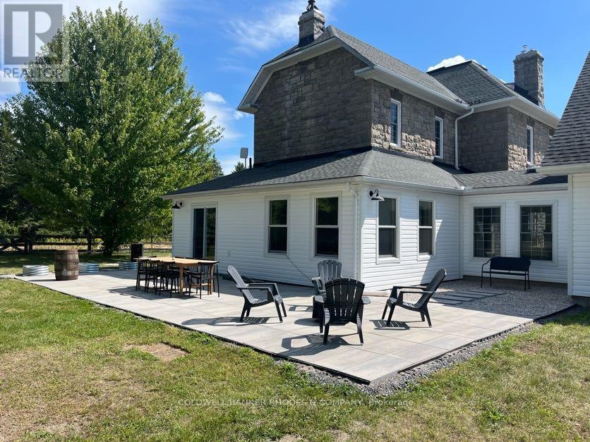 Exterior patio in summer - 3489 Galetta Side Road, Ottawa, ON