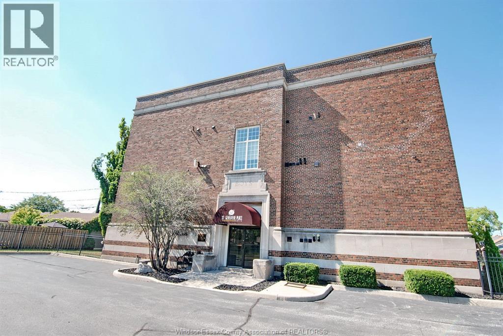 647 Irvine Unit# 301, Windsor, ON - Outdoor