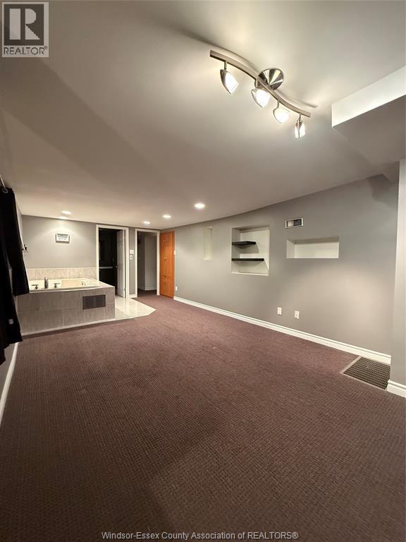 647 Irvine Unit# 301, Windsor, ON - Indoor