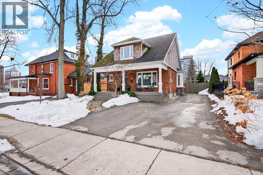 494 Martha Street, Burlington, ON - Outdoor With Facade