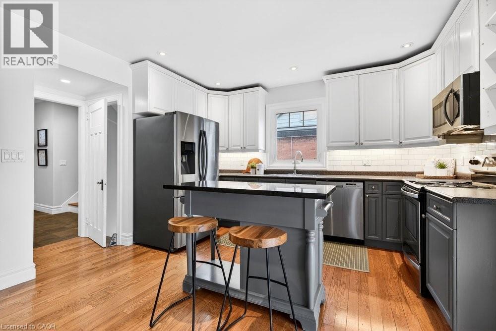 494 Martha Street, Burlington, ON - Indoor Photo Showing Kitchen With Stainless Steel Kitchen With Double Sink With Upgraded Kitchen