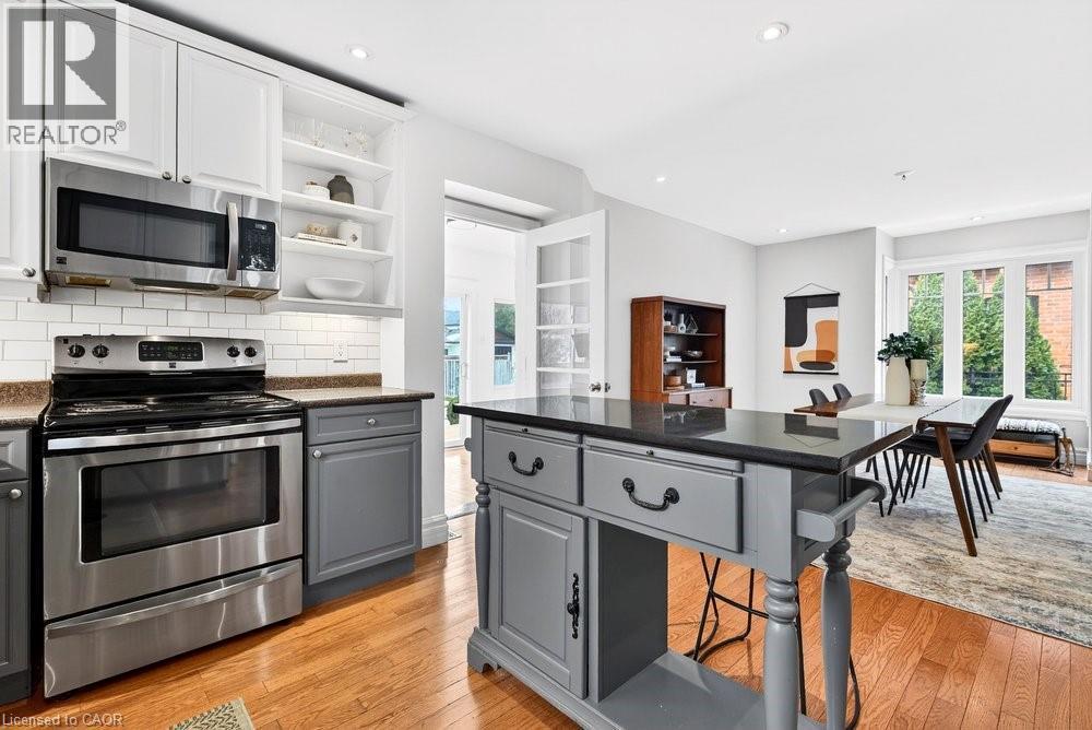 494 Martha Street, Burlington, ON - Indoor Photo Showing Kitchen With Stainless Steel Kitchen