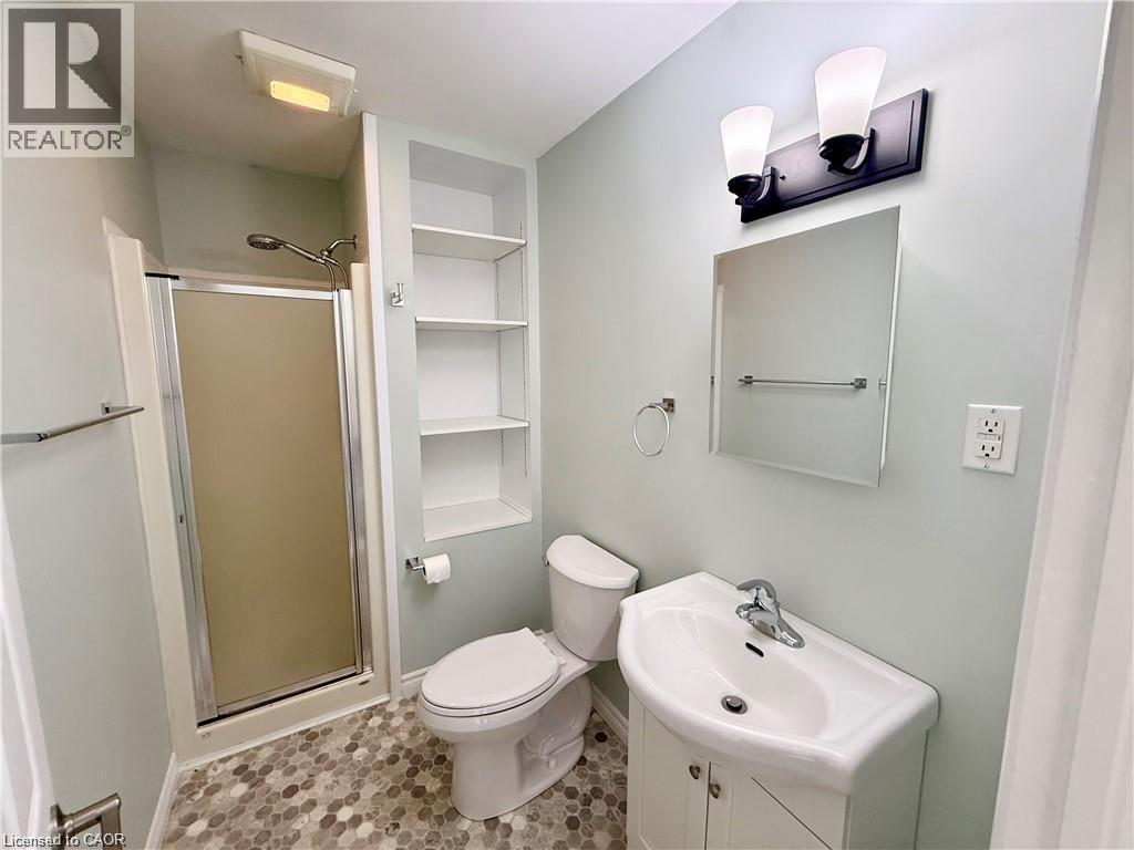 20 Mcnaughton Avenue, Wallaceburg, ON - Indoor Photo Showing Bathroom