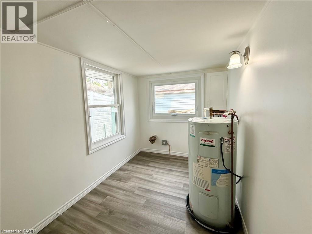 20 Mcnaughton Avenue, Wallaceburg, ON - Indoor Photo Showing Other Room