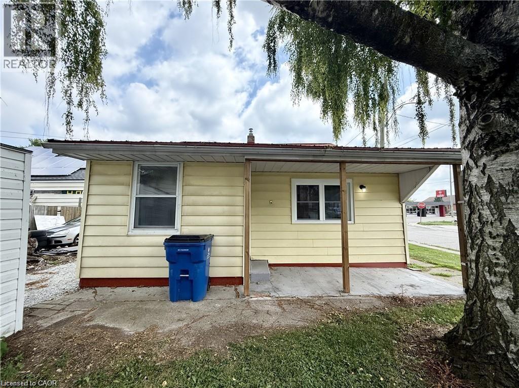 20 Mcnaughton Avenue, Wallaceburg, ON - Outdoor With Exterior