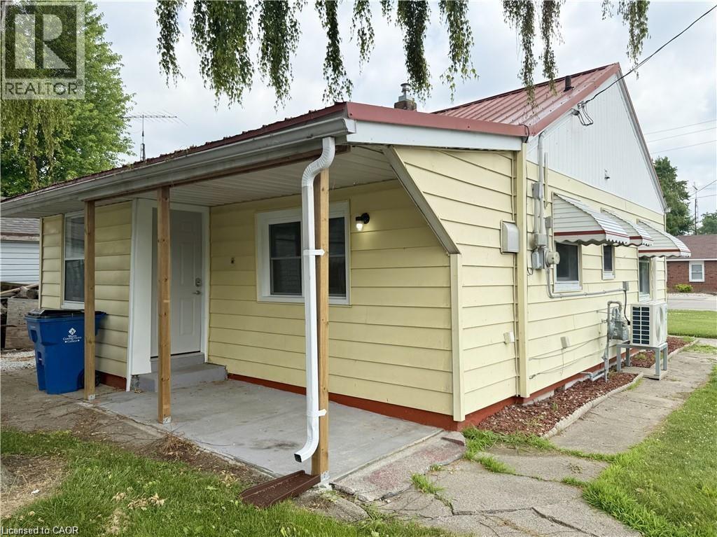 20 Mcnaughton Avenue, Wallaceburg, ON - Outdoor With Exterior