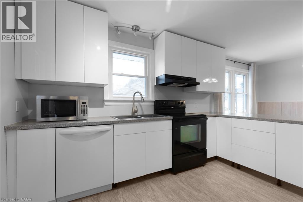 433 Northern Avenue, Delhi, ON - Indoor Photo Showing Kitchen