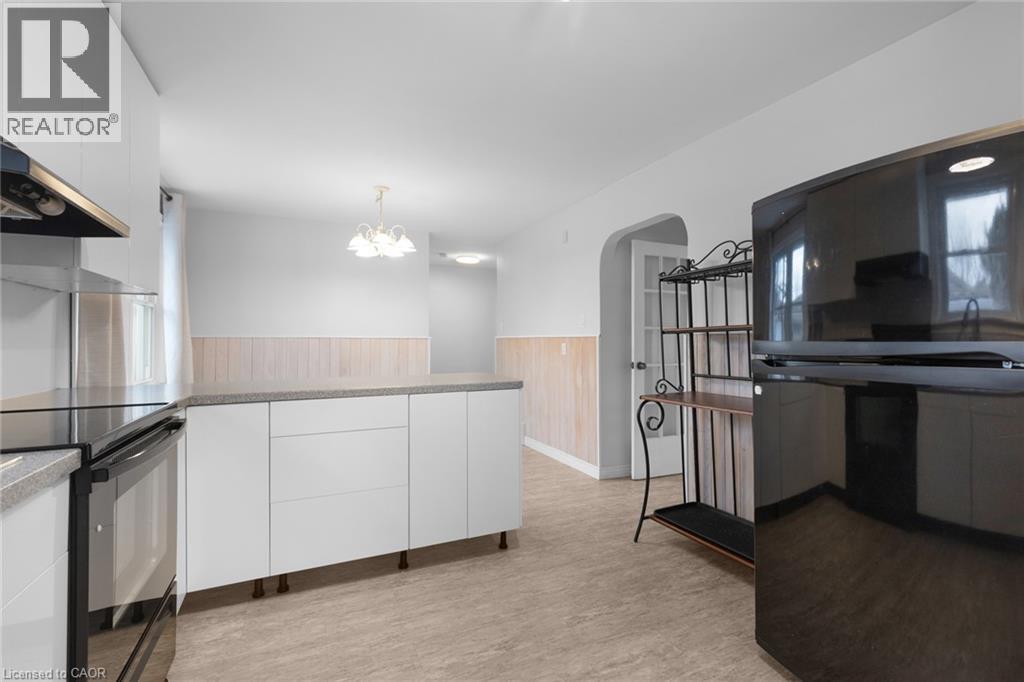 433 Northern Avenue, Delhi, ON - Indoor Photo Showing Kitchen