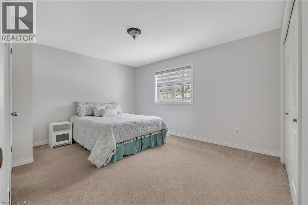725 Binning Street W, Listowel, ON - Indoor Photo Showing Bedroom