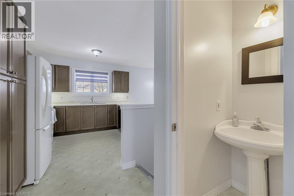 725 Binning Street W, Listowel, ON - Indoor Photo Showing Bathroom