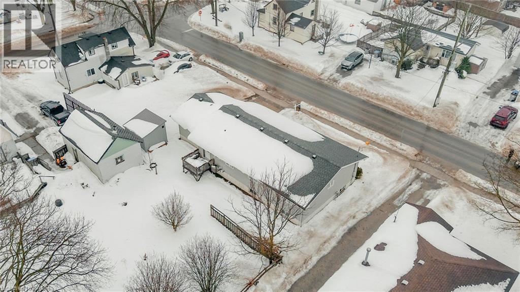 725 Binning Street W, Listowel, ON - With View