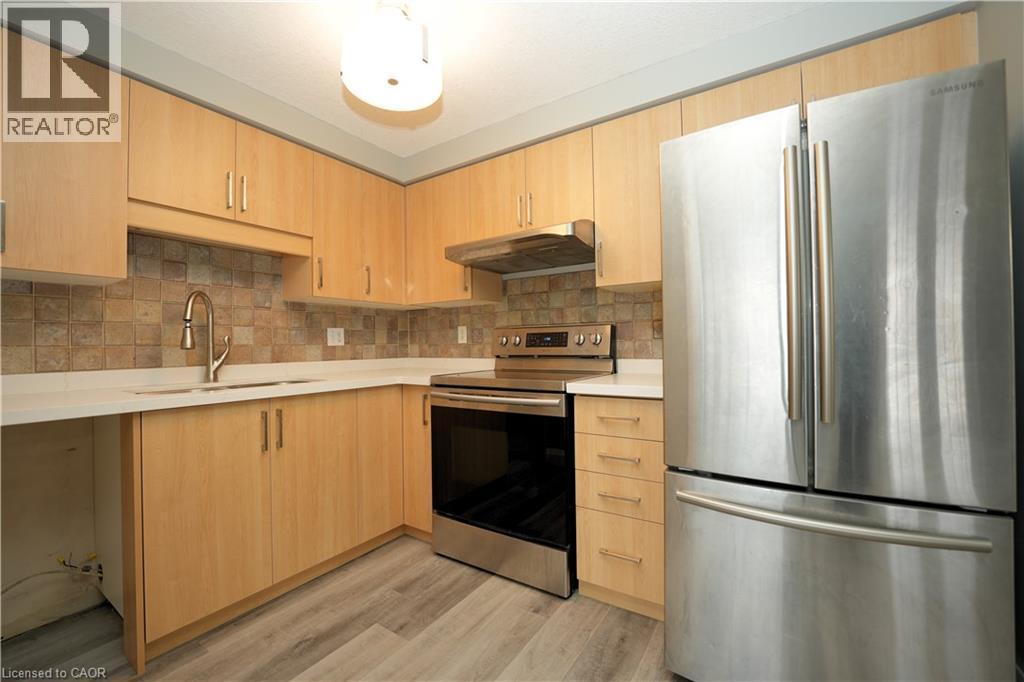 11 Lemonbalm Street, Kitchener, ON - Indoor Photo Showing Kitchen
