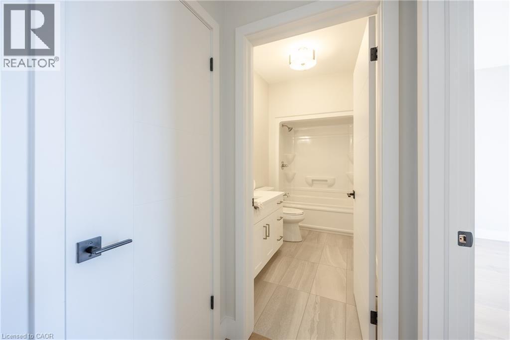 34 Andrew Avenue, Simcoe, ON - Indoor Photo Showing Bathroom