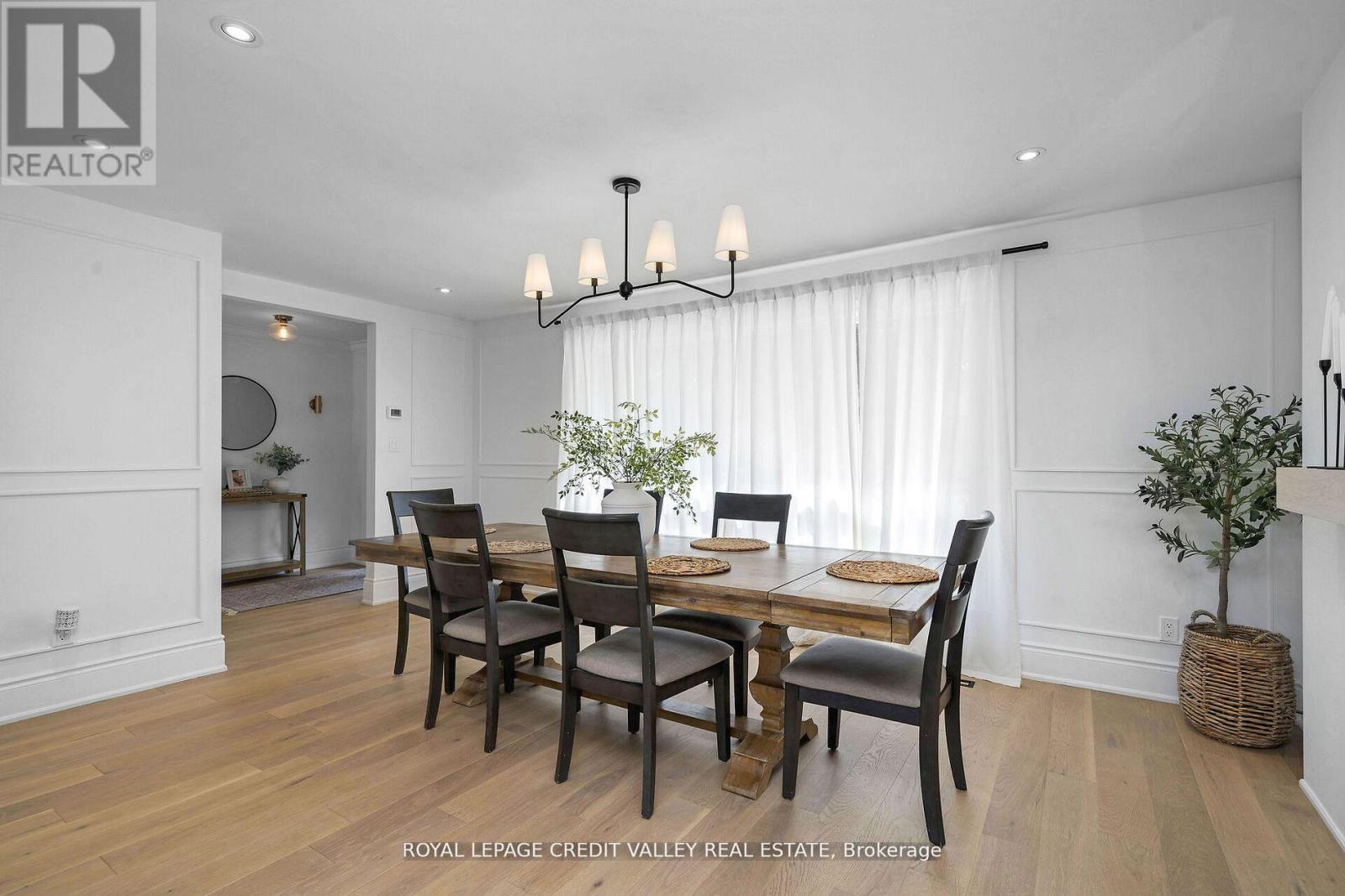 47 Larry Street, Caledon, ON - Indoor Photo Showing Dining Room