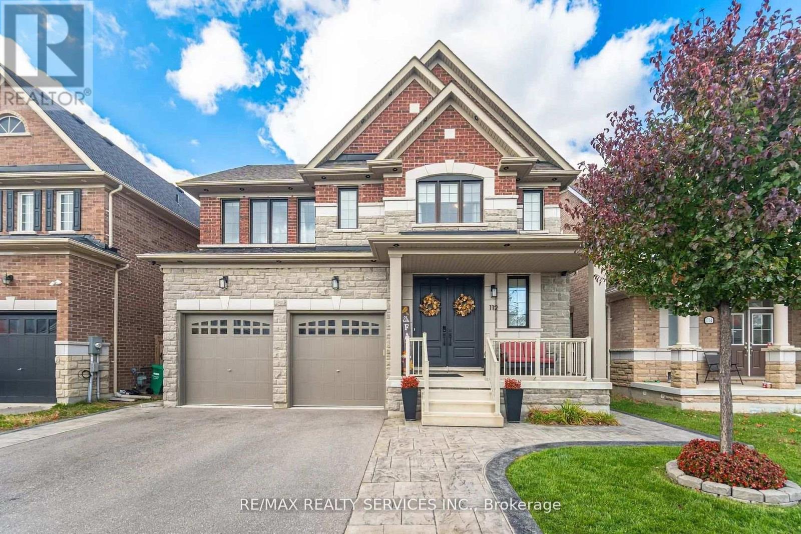 112 Newhouse Boulevard, Caledon, ON - Outdoor With Facade
